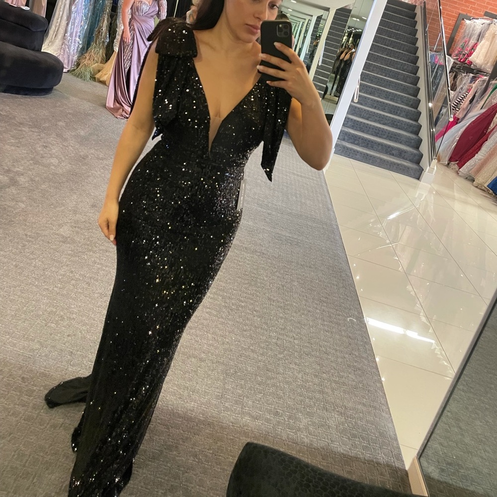 Black elegant sequins dress